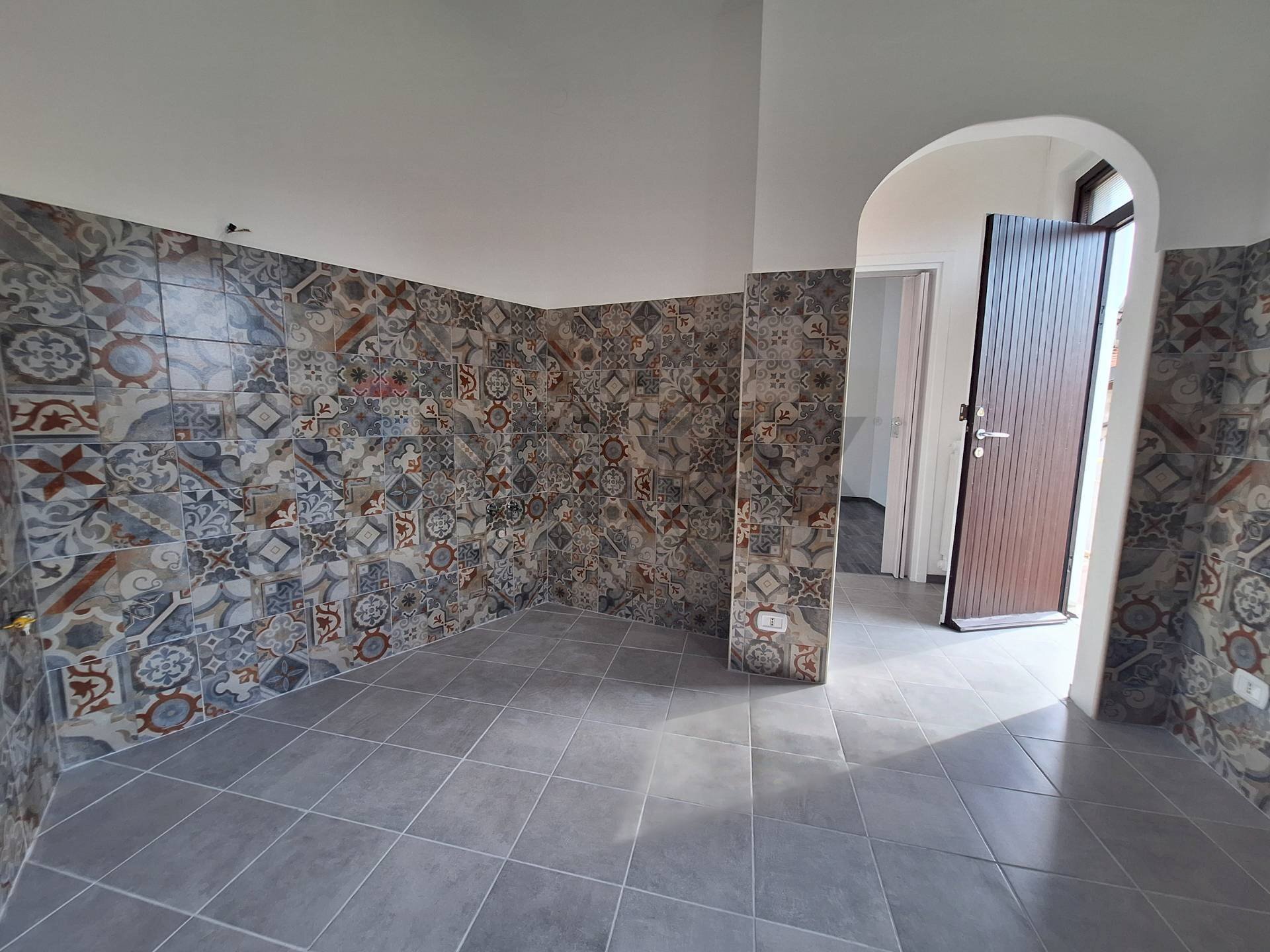 Stanza vuota - Bilocale VIA BIANCHI GIACOMO
 
43, Tradate - foto 2