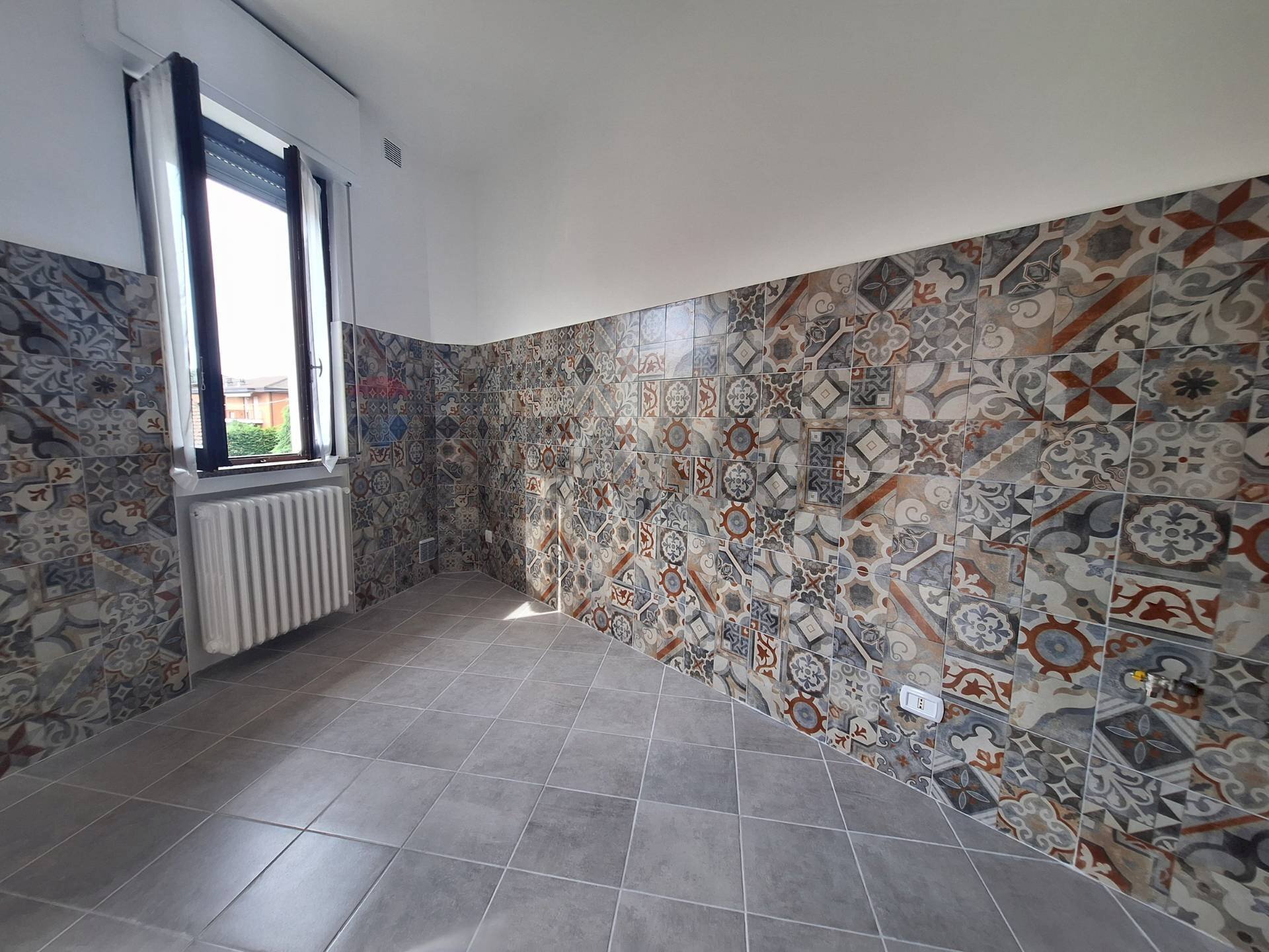 Stanza vuota - Bilocale VIA BIANCHI GIACOMO
 
43, Tradate - foto 3