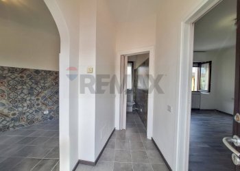 Hall / corridoio - Appartamento VIA BIANCHI GIACOMO
 
43, Tradate - foto 4