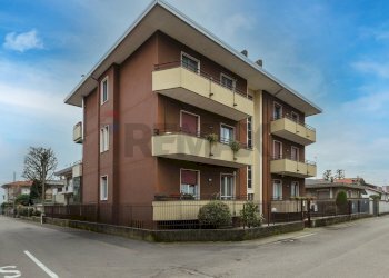 Edificio all\'aperto - Trilocale VIA VIRGILIO
 
18, Dairago - foto 21