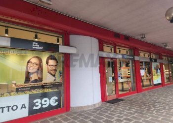 Edificio all\'aperto - Commercial Premises Via Raffaello Sanzio
 
2, Gallarate - photo 4