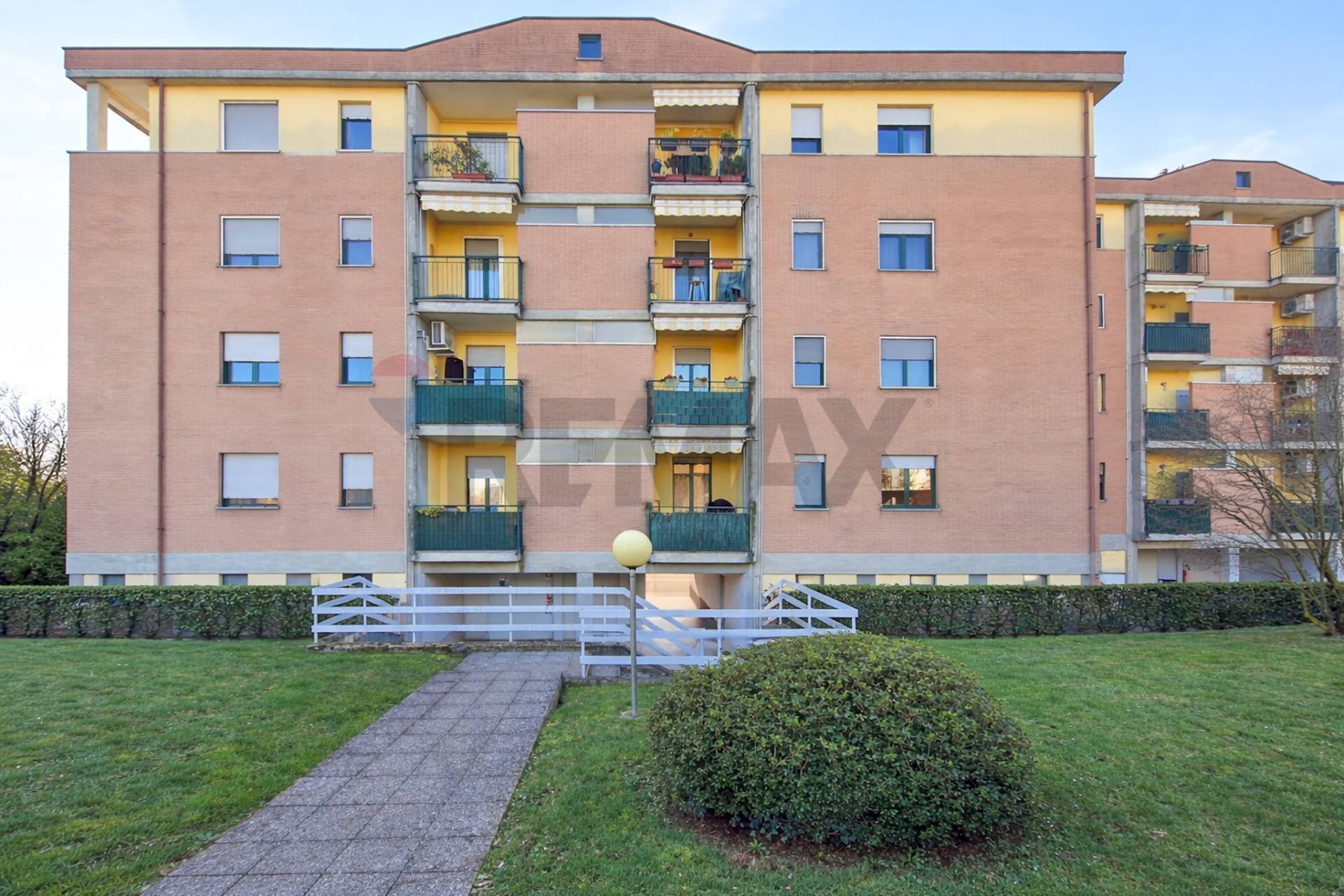 Edificio all\'aperto - Trilocale Fagnano Olona - foto 1