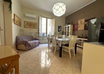 Sala da pranzo - Quadrilocale VIA MERCE'
 
29, Trapani - foto 4