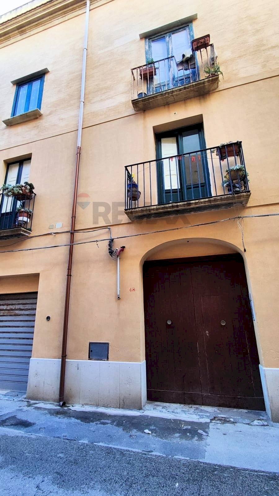 Edificio all\'aperto - Two-room apartment Via Poeta Calvino
 
48, Trapani - photo 1