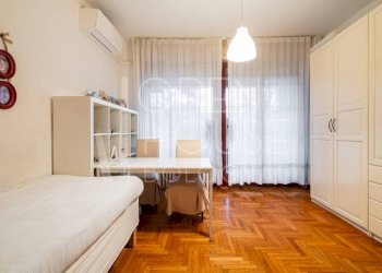 Camera da letto - Quadrilocale via del Battiferro, Bologna (zona Bolognina) - foto 4