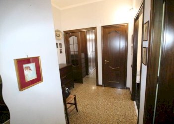 Disimpegno - Trilocale via Borghetto, Genova (zona Prà) - foto 4