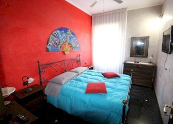 Camera da letto - Three-room apartment via Borghetto, Genova (neighborhood Prà) - photo 11