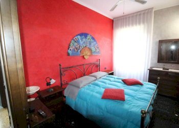 Camera da letto - Three-room apartment via Borghetto, Genova (neighborhood Prà) - photo 12