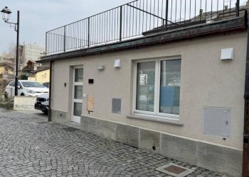 Facciata - Trilocale via Giulio Charrey, Aosta - foto 2