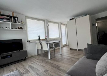 Salone - Three-room apartment via Giulio Charrey, Aosta - photo 5