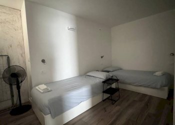 Camera da letto - Three-room apartment via Giulio Charrey, Aosta - photo 12