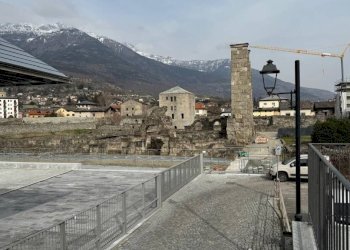 Zona - Trilocale via Giulio Charrey, Aosta - foto 16