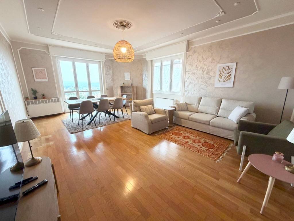 Salone - Trilocale piazza Roma, Borgo Ticino - foto 1