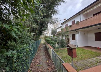 Giardino - Trilocale viale dei Salici, 4, Ravenna (zona Porto Corsini) - foto 27