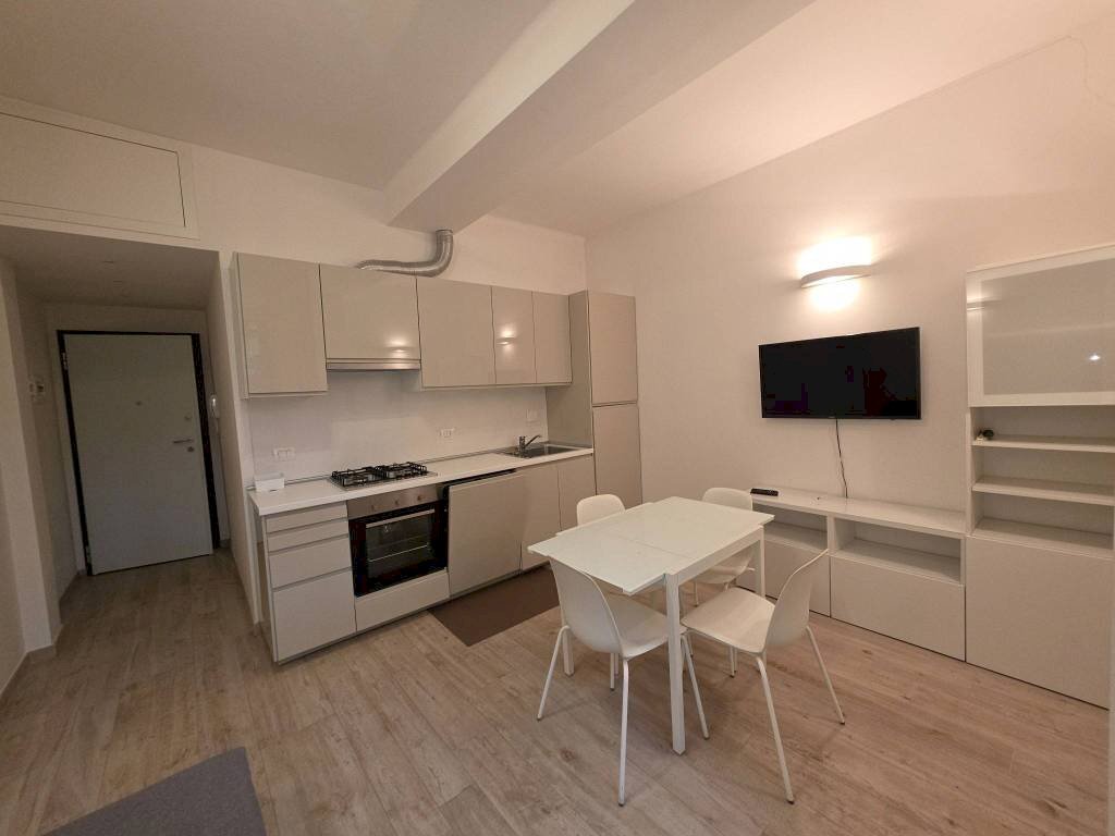 Cucina - Bilocale strada Maggiore, 37, Bologna (zona Centro Storico) - foto 3