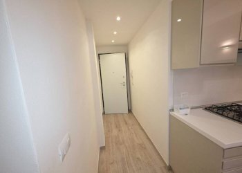 Corridoio - Bilocale strada Maggiore, 37, Bologna (zona Centro Storico) - foto 10