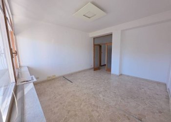 Cucina - Quadrilocale piazza dell'Otto Agosto, Bologna (zona Irnerio) - foto 5