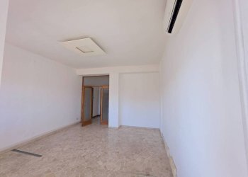 Stanza non arredata - Quadrilocale piazza dell'Otto Agosto, Bologna (zona Irnerio) - foto 9