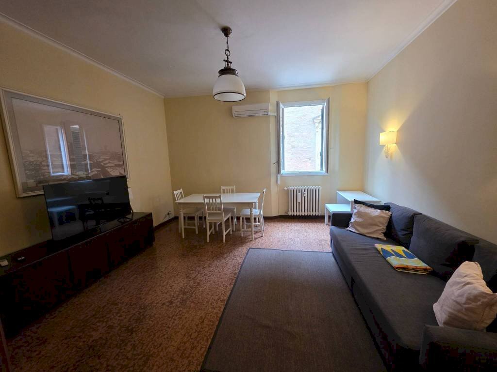 Salone - Trilocale via Goito, Bologna (zona Centro Storico) - foto 1