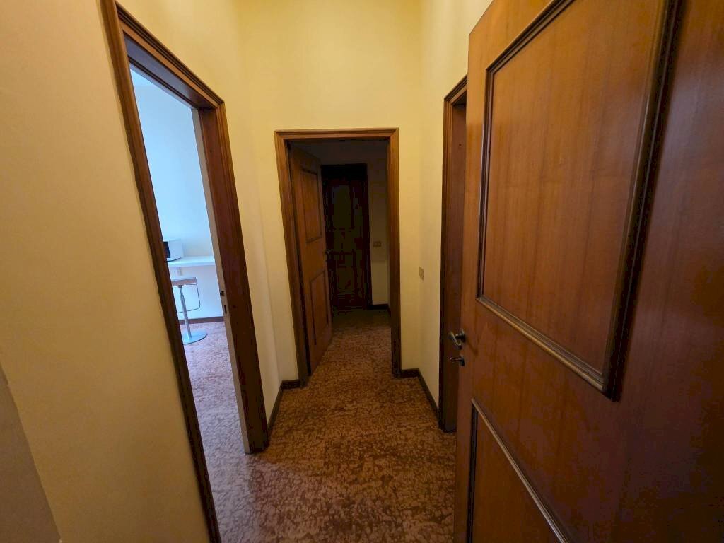 Corridoio - Trilocale via Goito, Bologna (zona Centro Storico) - foto 3