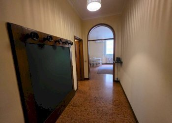 Corridoio - Trilocale via Goito, Bologna (zona Centro Storico) - foto 2