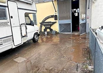 Cortile interno - Capannone strada Provinciale del Virginio, Lastra a Signa - foto 4