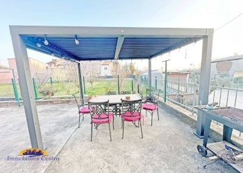 Giardino - Villa a Schiera via Gaetano Bellotti, 5, Villafranca di Verona - foto 1