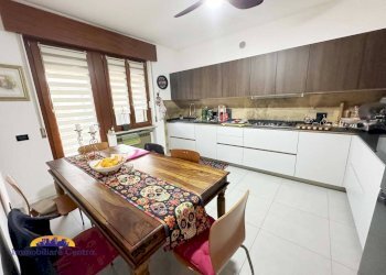 Cucina - Villa a Schiera piazza 4 Novembre, 12, Povegliano Veronese - foto 6