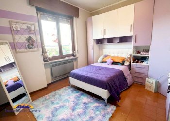 Camera da letto - Villa a Schiera piazza 4 Novembre, 12, Povegliano Veronese - foto 13