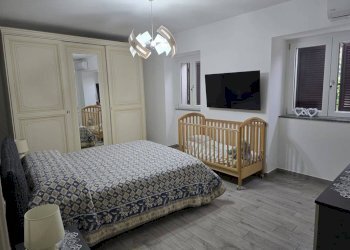 Camera da letto - Villa via Brioni, 5, Varese (neighborhood San Fermo) - photo 7