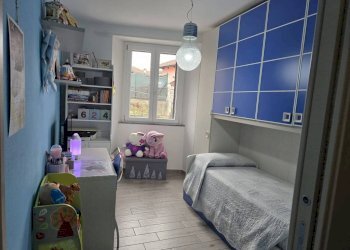 Camera da letto - Villa via Brioni, 5, Varese (neighborhood San Fermo) - photo 12