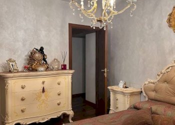 Camera da letto - Villa via Brioni, 5, Varese (zona San Fermo) - foto 16