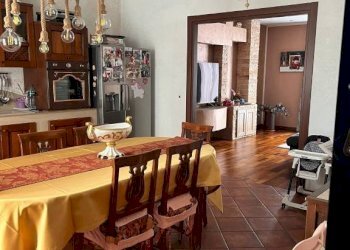 Salone - Villa via Brioni, 5, Varese (zona San Fermo) - foto 26