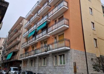 Facciata - Trilocale via Speri della Chiesa Jemoli, 10, Varese - foto 1