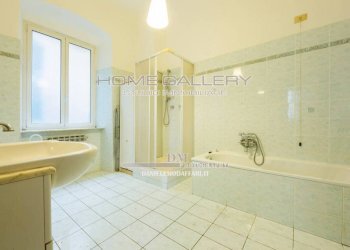 Bagno - Quadrilocale via Oberto Cancelliere, 8, Genova (zona Castelletto) - foto 13