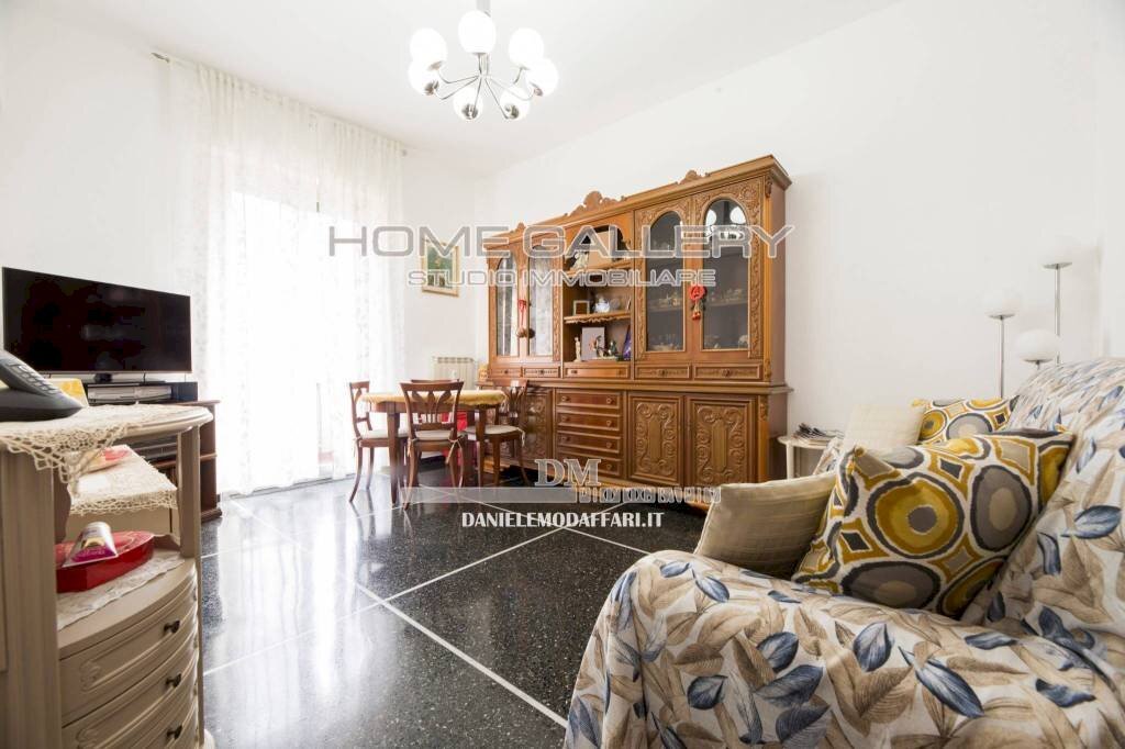 Soggiorno - Trilocale via Vesuvio, Genova (zona Oregina) - foto 2