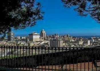 Zona - Appartamento Spianata di Castelletto, Genova (zona Castelletto) - foto 2