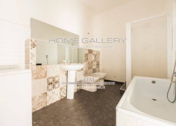 Bagno - Apartment Spianata di Castelletto, Genova (neighborhood Castelletto) - photo 16