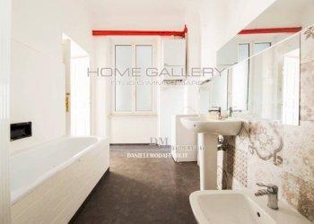 Bagno - Apartment Spianata di Castelletto, Genova (neighborhood Castelletto) - photo 17