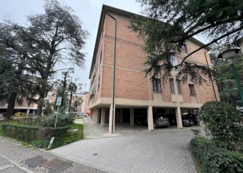 Facciata - Quadrilocale via Isaac Newton, 1, Bologna (zona Barca) - foto 2