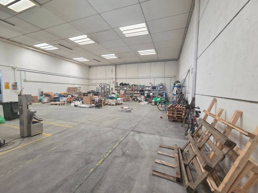 Interno non residenziale - Shed via Giovanni Amendola, Signa - photo 3