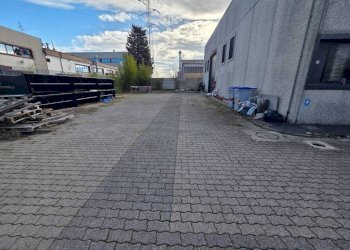 Cortile interno - Capannone via Giovanni Amendola, Signa - foto 31