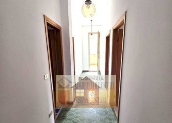 Corridoio - Appartamento via Vincenzo Bellini, Signa - foto 22