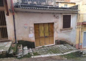 GARAGE - Independent house via Messina
 
10, Comiso - photo 18