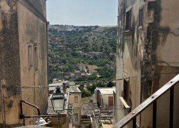 Balcone - Casa indipendente Corso Vittorio Emanuele
 
16, Modica - foto 2