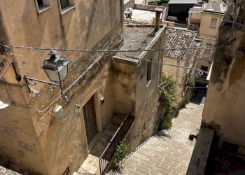 Edificio all\'aperto - Casa indipendente Corso Vittorio Emanuele
 
16, Modica - foto 11