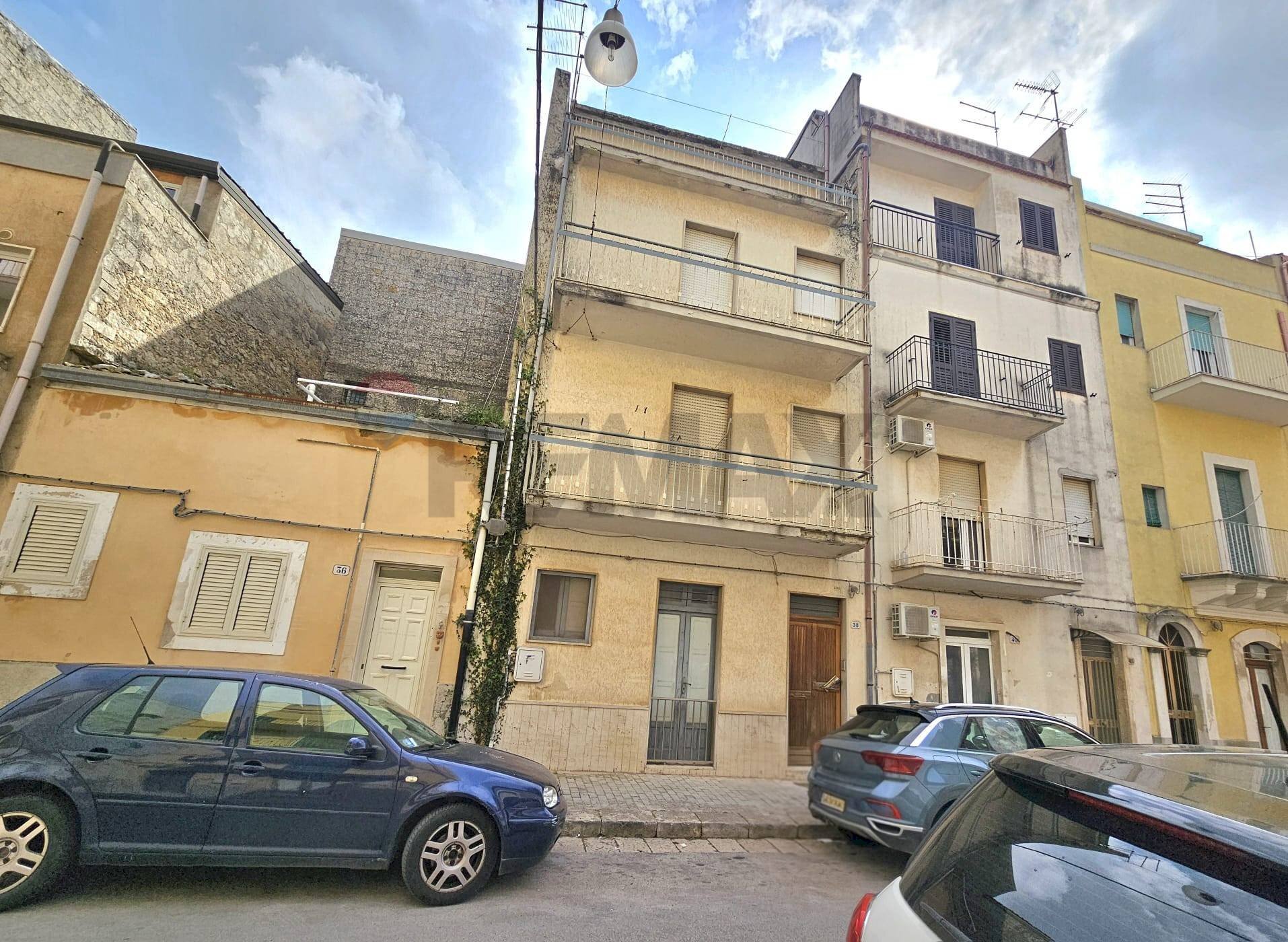 Edificio all\'aperto - Casa indipendente via Paolo Leni Spadafora
 
38, Ragusa - foto 2
