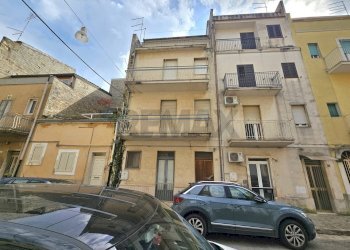 Edificio all\'aperto - Casa indipendente via Paolo Leni Spadafora
 
38, Ragusa - foto 1