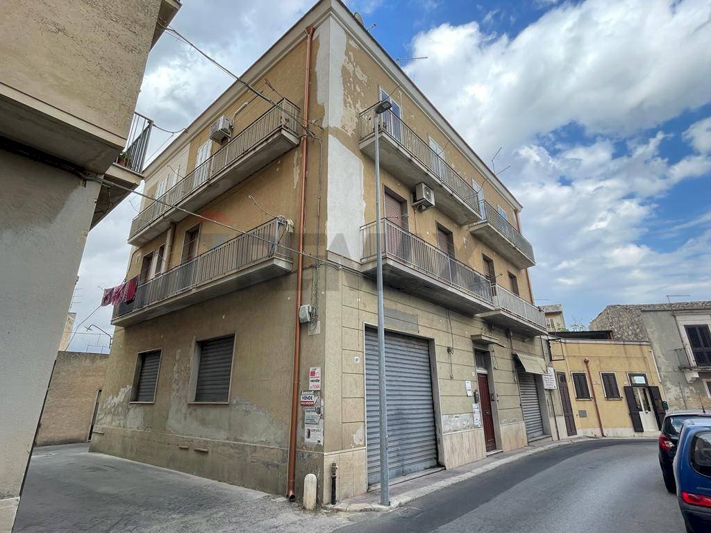 Edificio all\'aperto - Appartamento Corso Nino Barone
 
180, Modica - foto 1