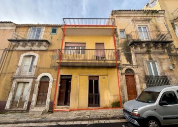 Edificio all\'aperto - Casa indipendente Via Salvatore
 
98, Ragusa - foto 2